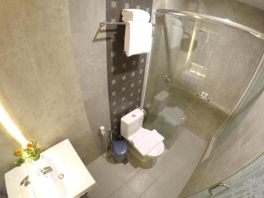 Biz Boulevard Hotel Manado Exteriér fotografie