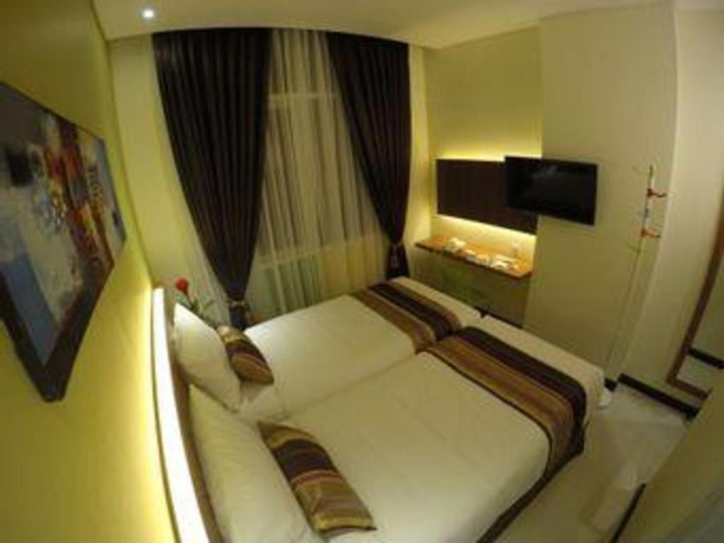Biz Boulevard Hotel Manado Exteriér fotografie