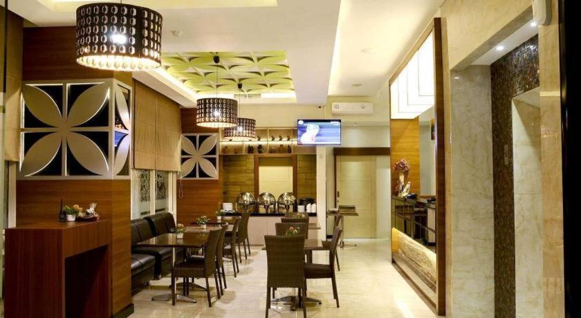 Biz Boulevard Hotel Manado Exteriér fotografie