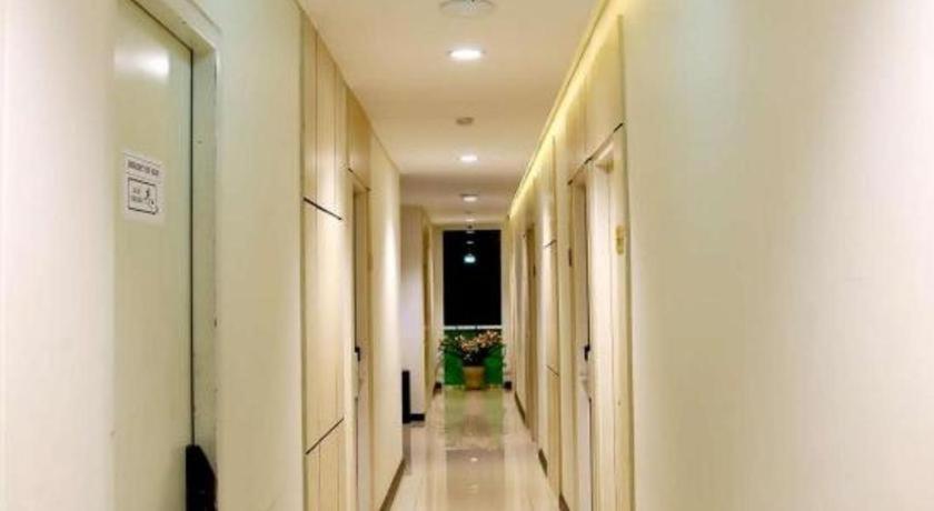 Biz Boulevard Hotel Manado Exteriér fotografie
