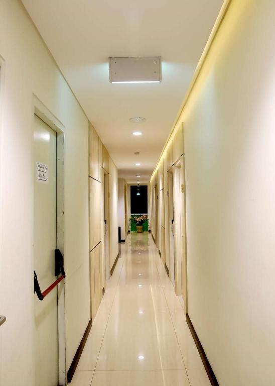Biz Boulevard Hotel Manado Exteriér fotografie