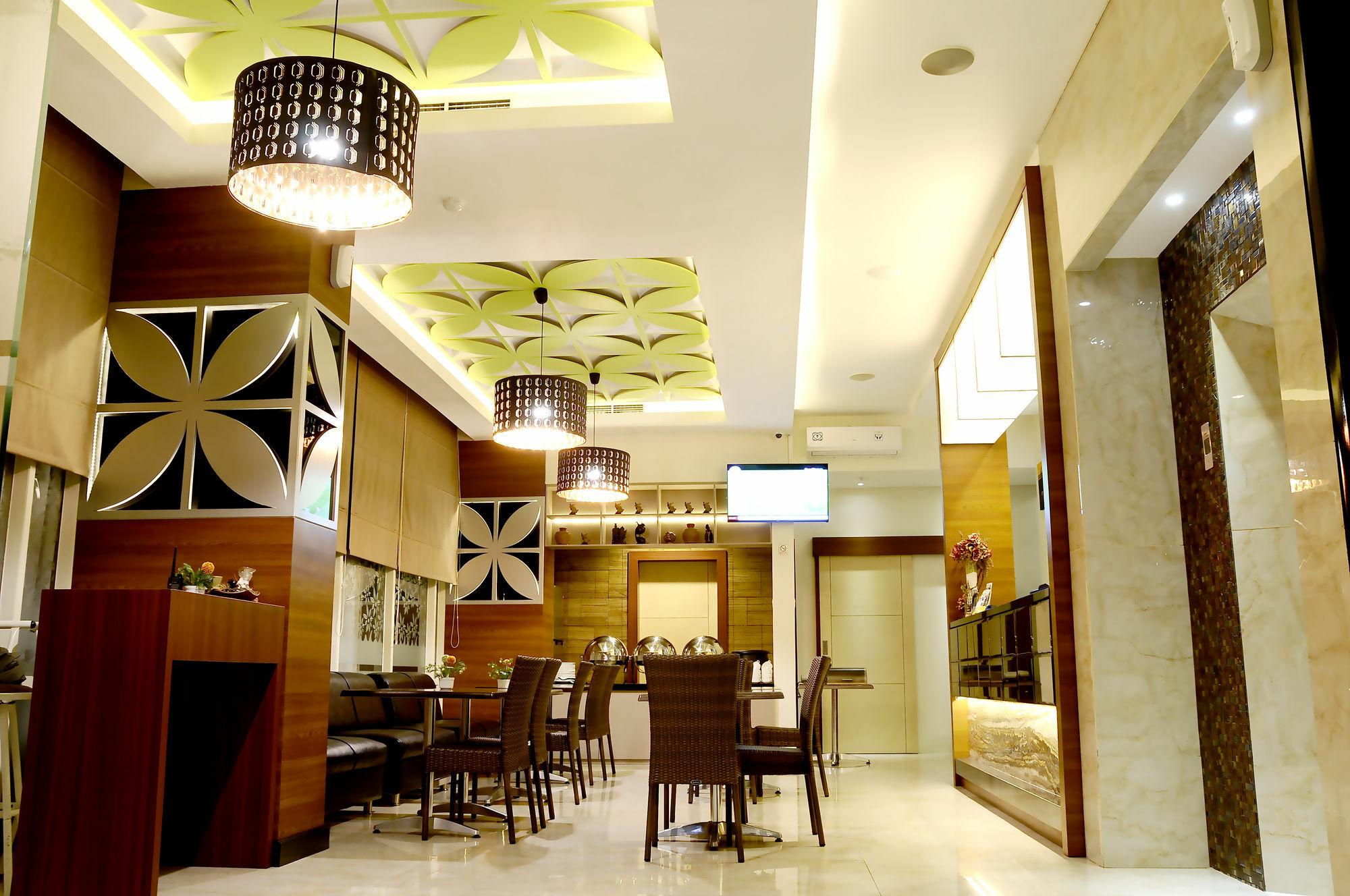 Biz Boulevard Hotel Manado Exteriér fotografie