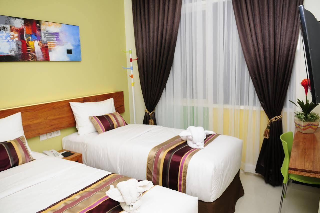 Biz Boulevard Hotel Manado Exteriér fotografie