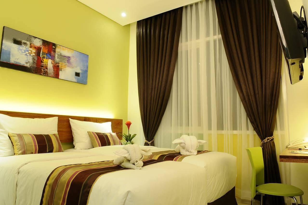 Biz Boulevard Hotel Manado Exteriér fotografie